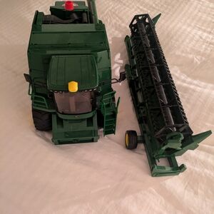 John Deere Green Toy Combine Harvester